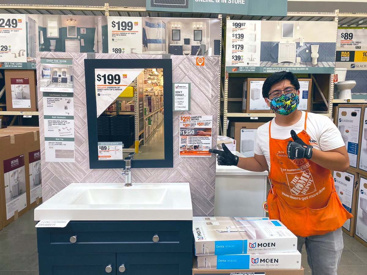 Team Hurricanes ready to save our customers some money $$$$ with our awesome flooring promo !!!! 😊😊🏠🏠