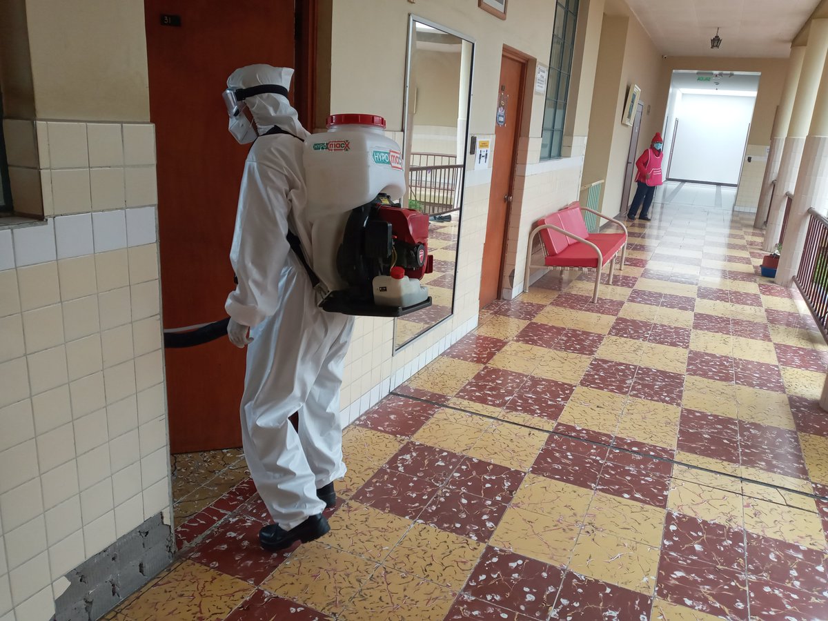 Azendecorp's tweet photo. “Cuidar de aquellos que nos han cuidado, más que un deber, un honor” sanitización del Hogar Cristo Rey-Cuenca con #Hypomacx. "El espíritu de #Azende es la Solidaridad" esperamos la pronta recuperación de los abuelitos de esta casa hogar.@jaimeordonez4 @jorgepiedrac @tomebamba https://t.co/JPFhhqx7Wi