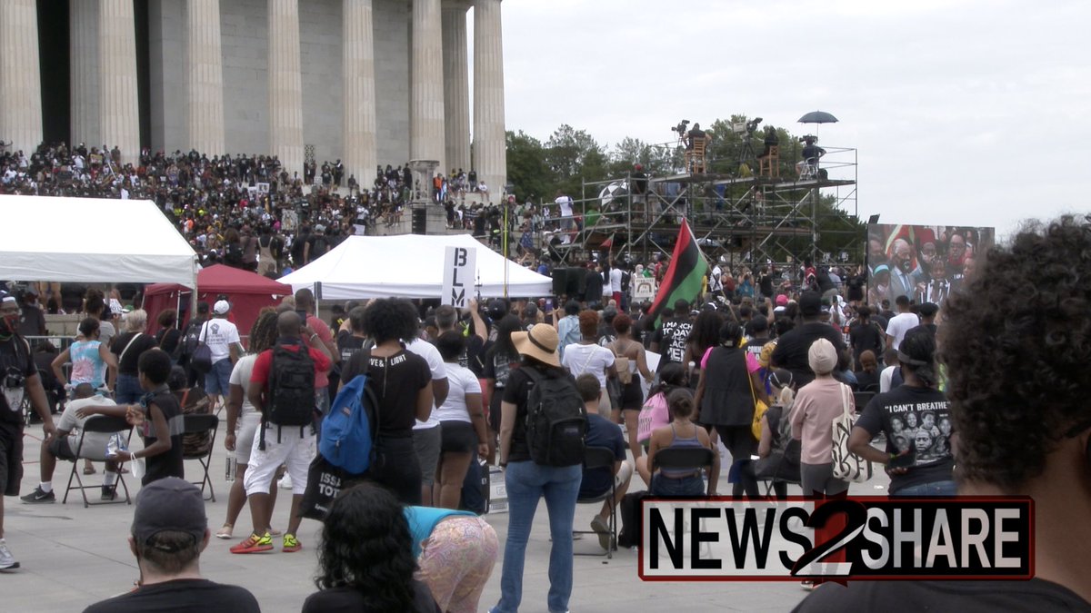 I also today filmed a unique, roving uncut crowd shot during the speeches of MLKIII, Al Sharpton, and the families of Jacob Blake, Breonna Taylor, and George Floyd.Screenshots below. Since I didn& #39;t get to livestream, I will premiere that totally uncut, but it will take a while.