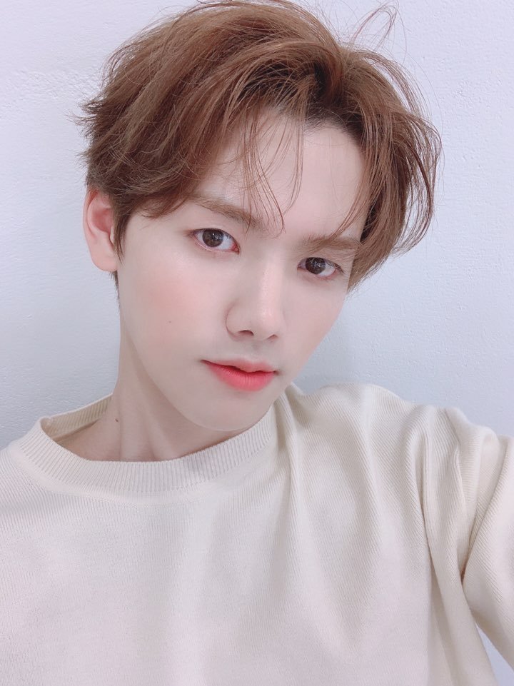 in conclusion, love and support minhee for what he is not only because of his visuals.