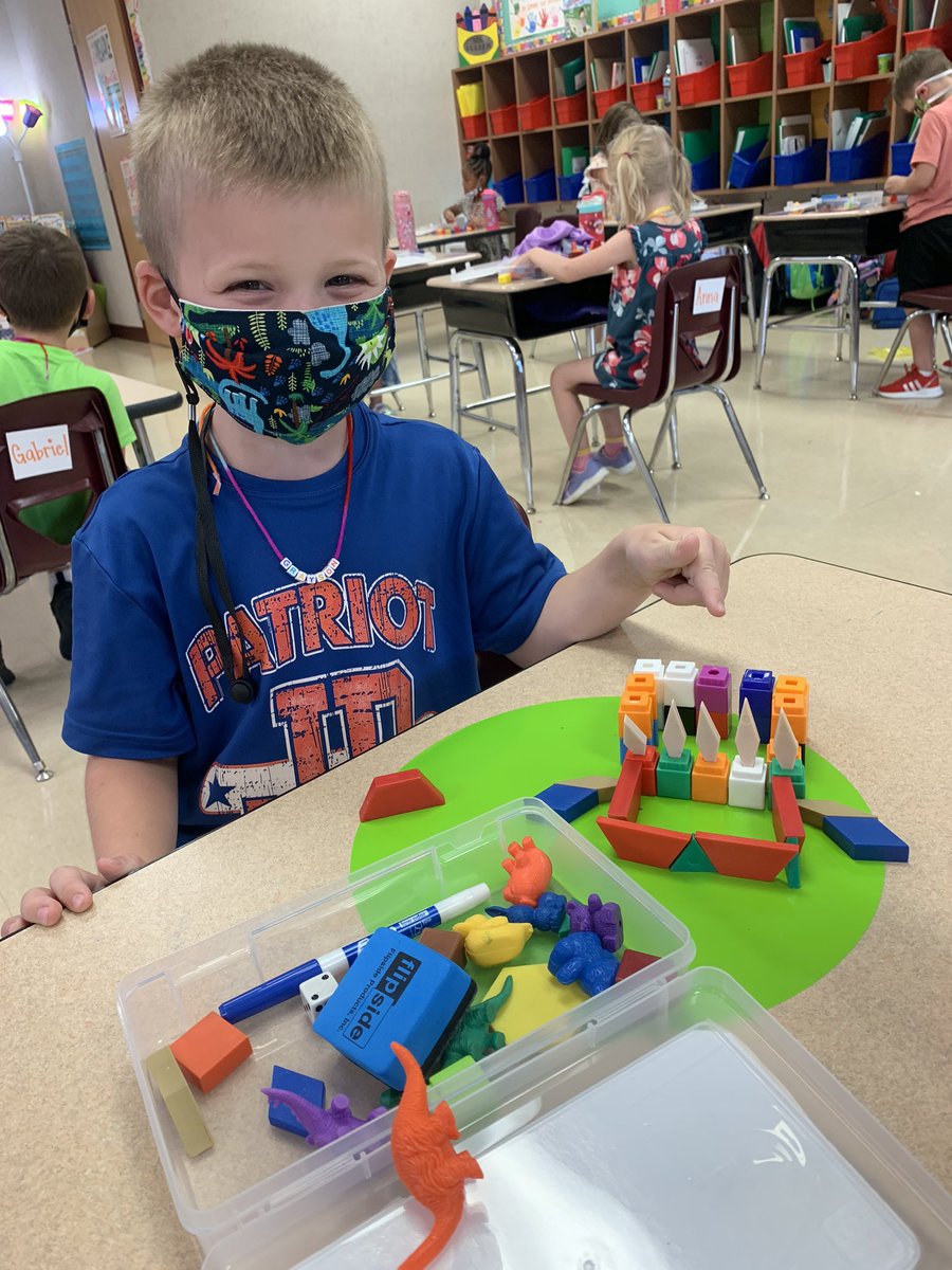 madisonfevans's tweet photo. Today’s STEM fun Friday activity was to create a fort for their counting bears using their math manipulatives and tools! Love the creativity they displayed 😍👏🏼 @jacktylerisd #STEM https://t.co/lcbLMkhRJW