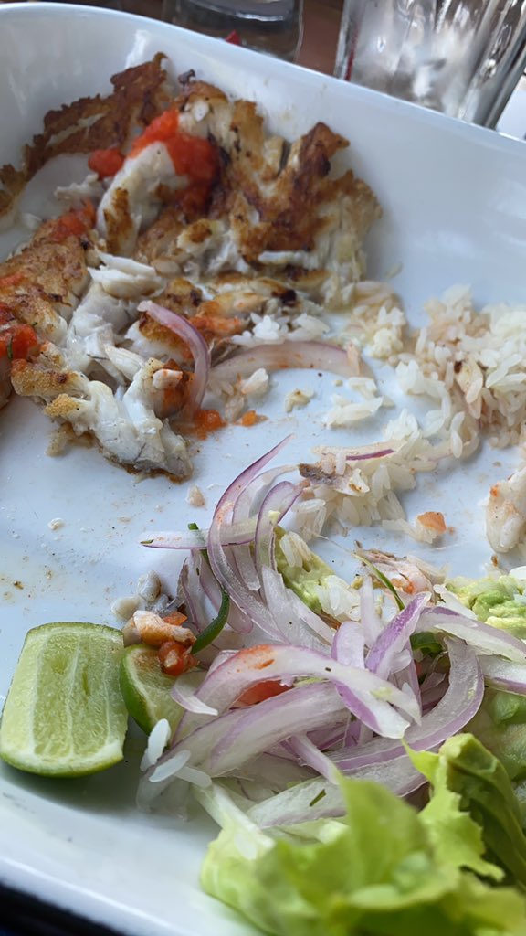 JairalaChechi's tweet photo. Les dejo esto por aquí . Que turro que la franquicia de Urdesa pague los platos rotos , por una que da pésimo servicio . La cevicheria guayaca de sambo ... PÓNGALE CERO https://t.co/ly2shFIX7h