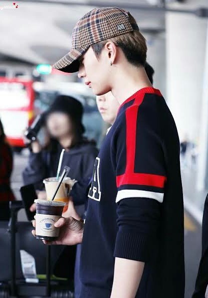 «30 Day Bias Challenge»D-11 - Bias at the airport  #SUNGJAE  #성재  #BTOB  #비투비