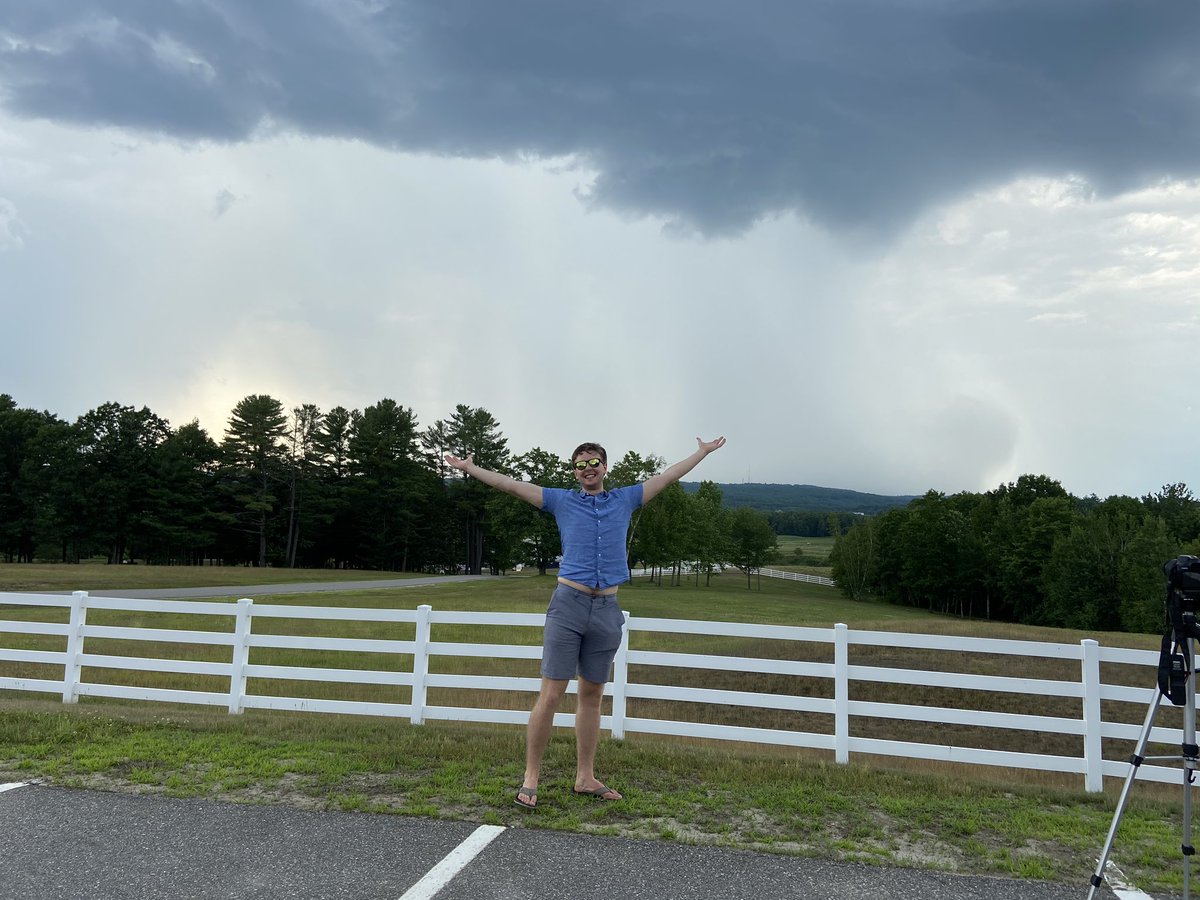 Just wanted to say hi to all those who found my twitter page this week. Welcome! I’m not officially a meteorologist (yet!) but I’m a third-year Atmospheric Science student at Cornell. I’m happiest in the winter, in the mountains, or in front of a severe storm like this one.