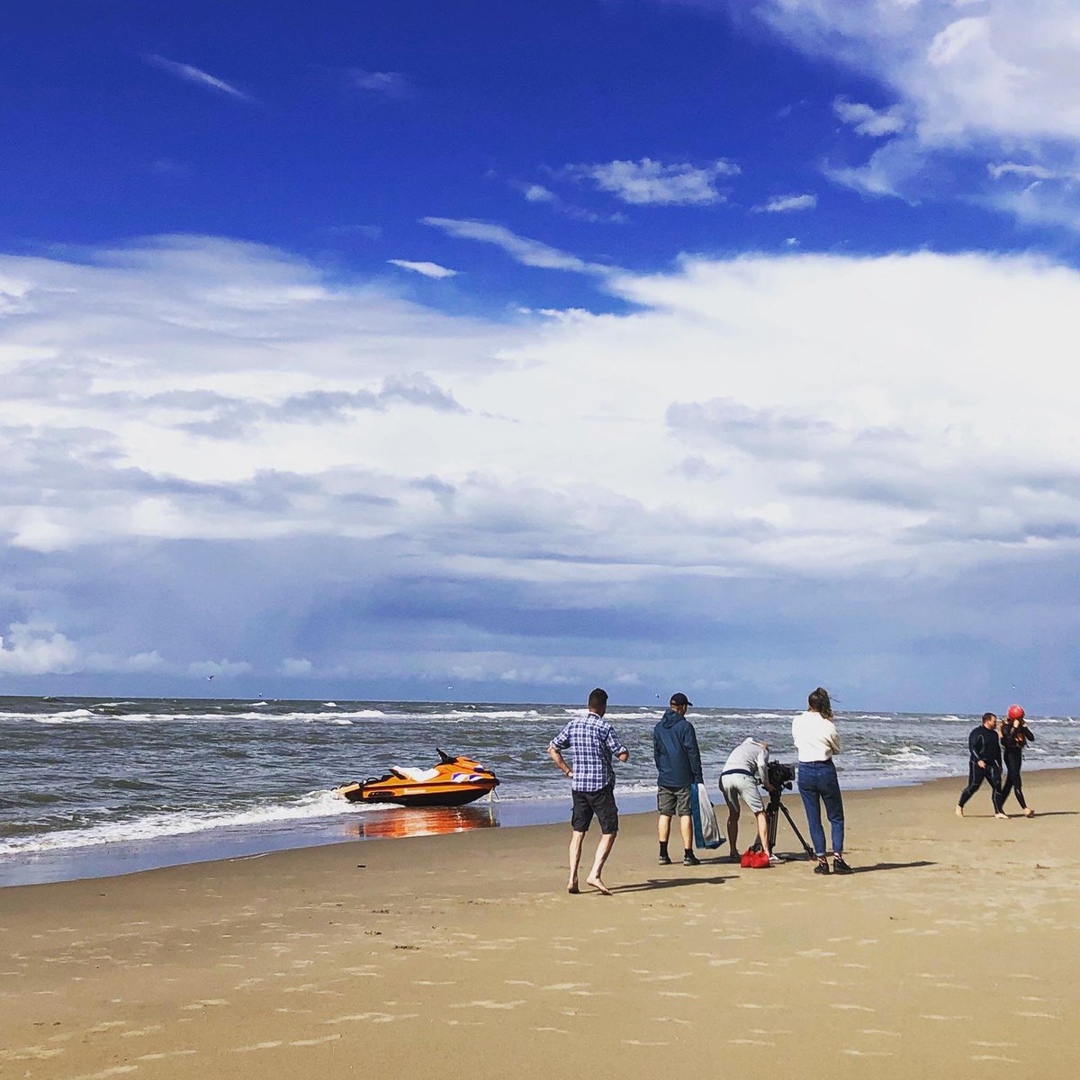 Vandaag opnamedag 2 in Katwijk. We waren te gast bij Zwembad Aquamar en werkten samen met onder andere de Katwijkse Reddingsbrigade. Wordt vervolgd... #heelnederlandzwemveilig