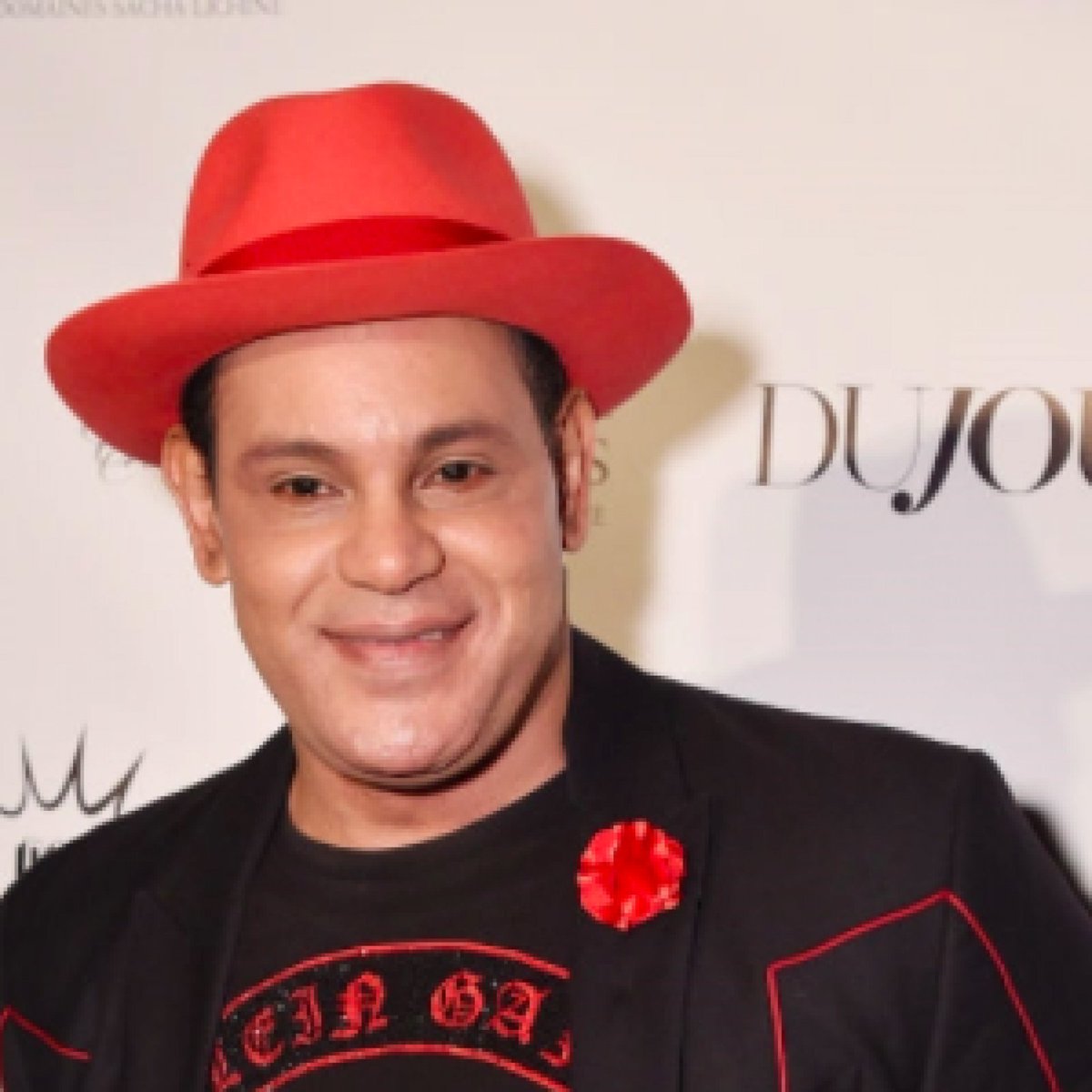 thats sammy sosa. twitter.com/BleacherReport/status/1299437211310383105. pi...