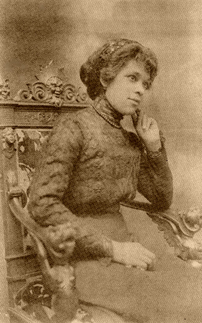 A. Philip Randolph & Lucille Greene helped found the "Friends of  #Shakespeare." She was ill in the days leading up to the March: he would spend evenings reading the news & reciting Shakespeare. Bayard Rustin's friends recall his lively discussions of Shax. 2/7