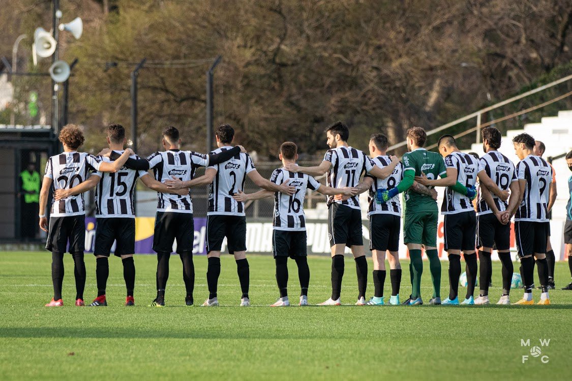 Todos juntos 👊⚪️⚫️ <a href="/mwfc_oficial/">Montevideo Wanderers</a>  📸<a href="/romerofer_uy/">Fernando Romero</a>