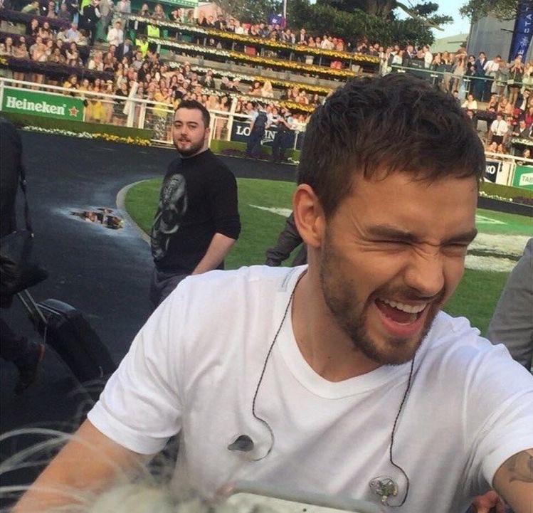 lucyxhs's tweet image. mio dio questo sole fa 27 anni ma ci credete quanto crescono in fretta non realizzo per me è ancora un patatino 
BUON COMPLEANNO LIAM 🤍🤍
#HappyBirthdayLiamPayne #27YearsOfLiamPayne #27yearsofpayno