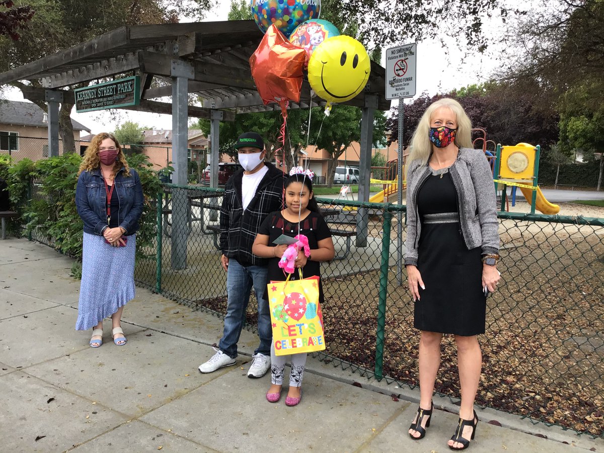 PajaroValleyUSD's tweet photo. Congrats Leslie Damian, 3rd grade of @Radcliff_pvusd for winning the Step by Step, Paso a Paso, Summer Reading Challenge.   #PVUSD is proud of you!
Thank you Encompass of Santa Cruz, @First5SantaCruz and @santacruzcoe @SCSupt for contributing  items for these prizes!
@mlrod32 https://t.co/W4YgKcKjtC