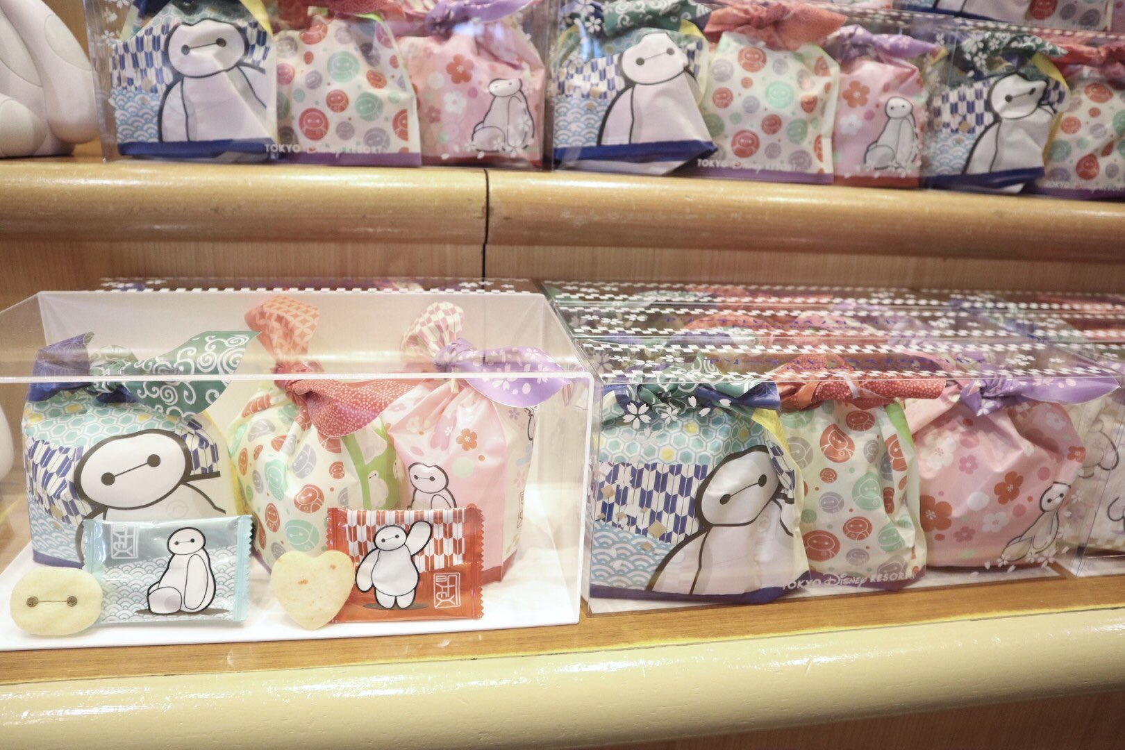 ハワイアンディズニー En Twitter フード ディズニーリゾート ベイマックスデザインの巾着袋入おせんべい 新発売です お値段 950円 購入代行をご希望の方はお気軽にお声掛けください ベイマックス おせんべい ベイマックスグッズ ディズニーお菓子