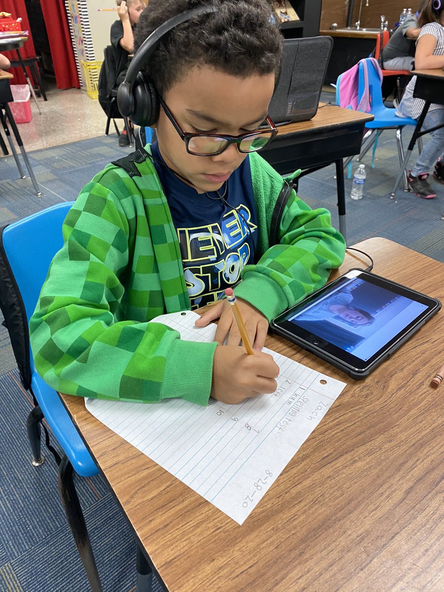 FridayatBurnet's tweet photo. More #Seesaw learning during face-to-face instruction today. Our kids are doing so well!! @BurnetColts #teamecisd #onlinespellingtest https://t.co/q3GbHLC5dt