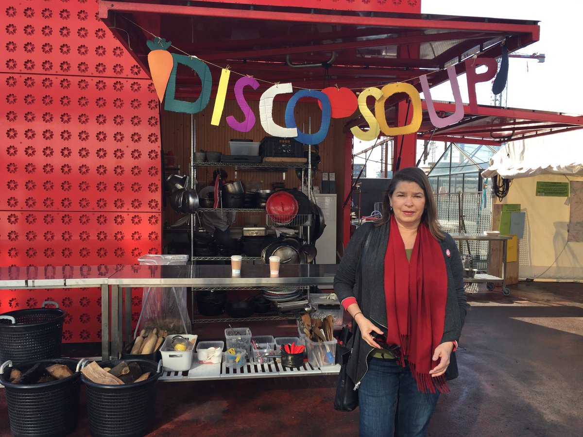 Legacy board member Lisa Frank has recently stepped down from the Board. She continues to be a voice for our Sacramento Slow Food community at the state level through her work with #SlowFoodCA! Our thanks to Lisa for all the work she put into the organization over the years!