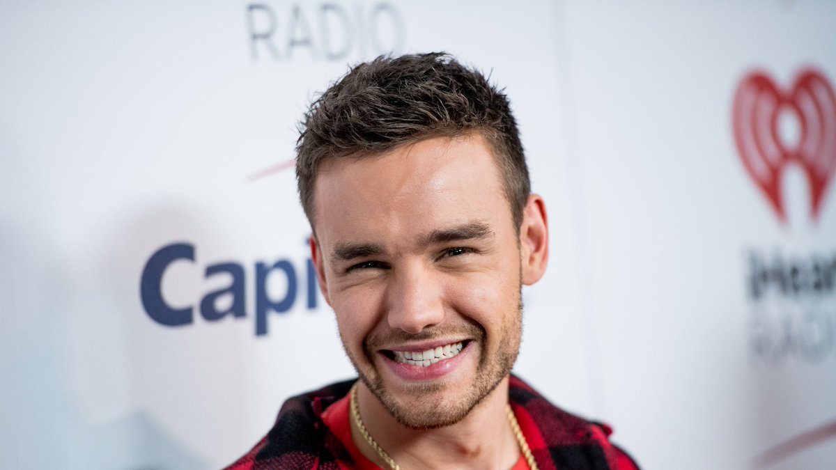 Liam Payne smiling - a thread   #HappyBirthdayLiamPayne