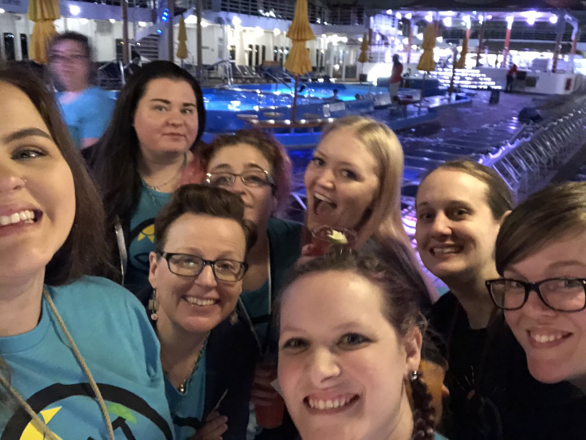 FudgingCas's tweet photo. Proof that time isnโt real...
#BoatCon happened this year https://t.co/uVYQqBqdYH
