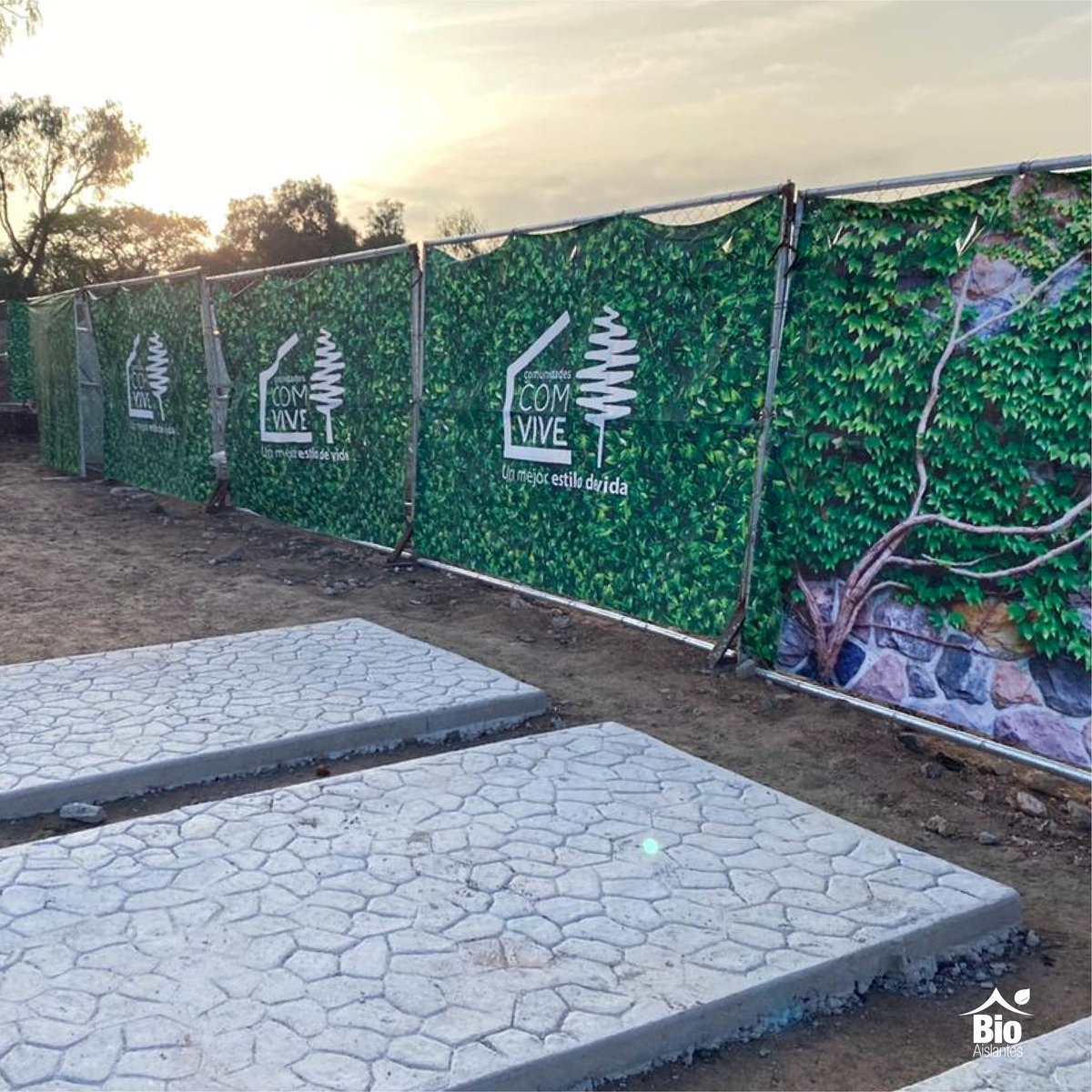 BioAislantesMx's tweet photo. ¡Nuevo cliente, nuevo caso de éxito! ✅ @comunidadescomvive
Felices de contribuir a la renovación verde de México. #mexicoverde 🍃
#EficienciaTermica #Edificaciones #CoreFoam #HuellaDeCarbono https://t.co/OmYUkFLtUN