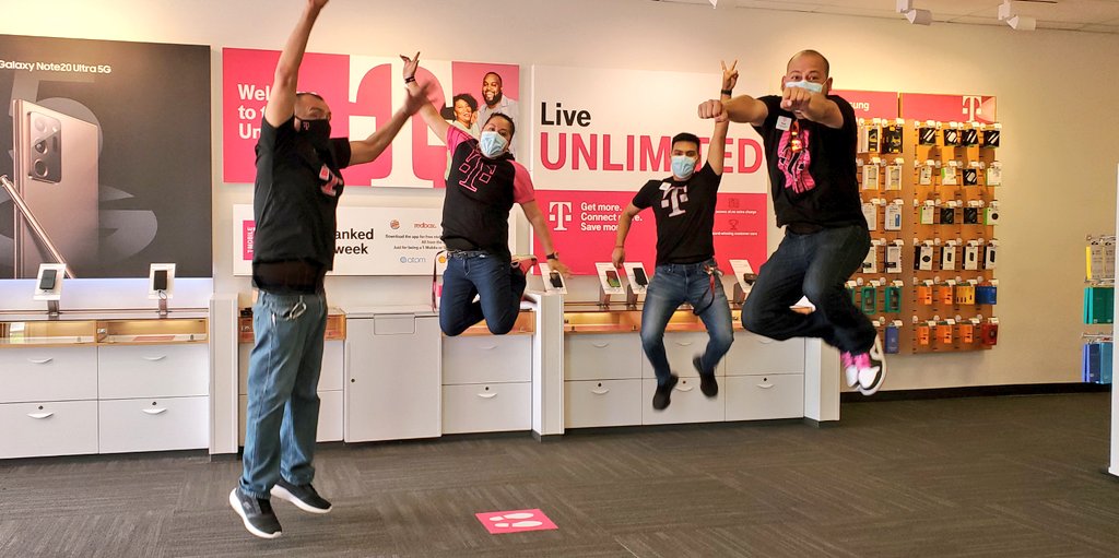 evamcgoldrick's tweet photo. Thank you @CSILVA1981 & BOCA CHICA TEAM for making us feel at home #newtmobile #weR1 you guys are totally #WOWZER 🎉🎉 #JoyJump 😁 #RGVTruckSquad @J_bone1 @tjtscgkt @RogerFloresRGV @IlsaVargas https://t.co/mBCJPpp6Jj