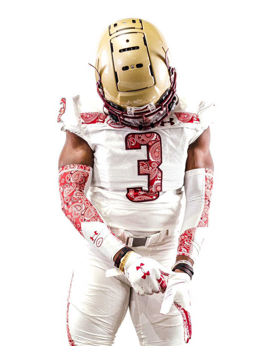 BCFootball's tweet photo. Red Bandanna x @UAFootball 👀

📸 https://t.co/JkfVoDlMWt https://t.co/PF7F6VRRYj