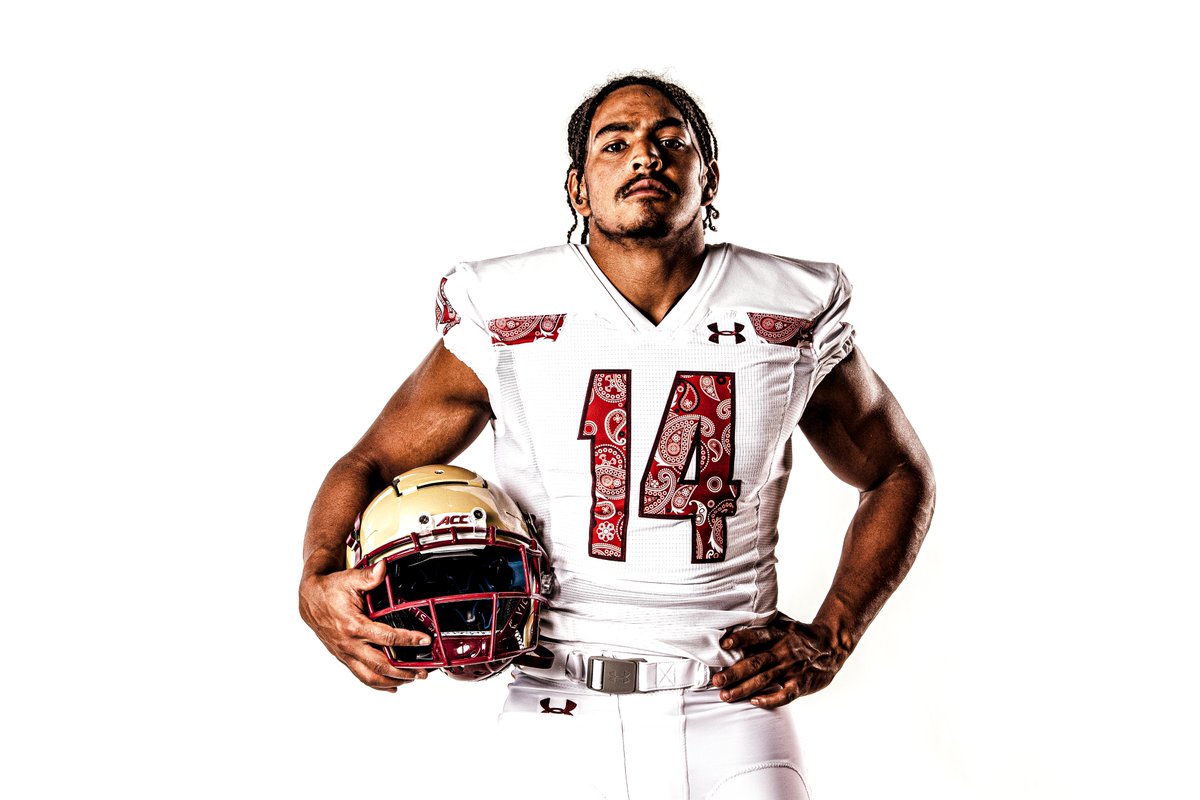 BCFootball's tweet photo. Red Bandanna x @UAFootball 👀

📸 https://t.co/JkfVoDlMWt https://t.co/PF7F6VRRYj