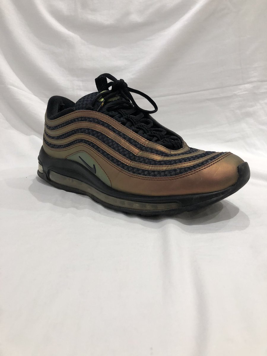 Creptify's tweet photo. Again these before and after pictures on these Nike Air Max 97 Skepta’s!

These were dusty and dirty but are back to shining!!💪🏼

#creptify #nike #airmax #97 #skepta #nikeairmax97 #airmax97 #sneakercleaner #trainercleaner #crepcleaner https://t.co/SbXiCfVCBl