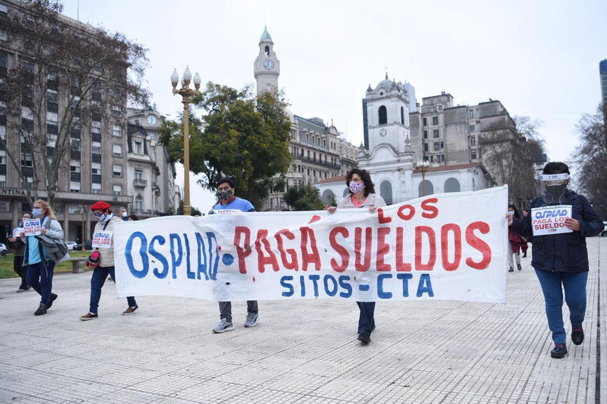 #SalvemosOsplad 
#OspladPagaLosSueldos
Son los reclamos de sus afiliados/as y trabajadores
<a href="/marianoemartin/">Mariano Martín</a> <a href="/Gatosylvestre/">Gustavo Sylvestre</a> <a href="/aleberco/">Alejandro Bercovich</a> <a href="/MauriElbueno/">Mauricio Polchi</a>
