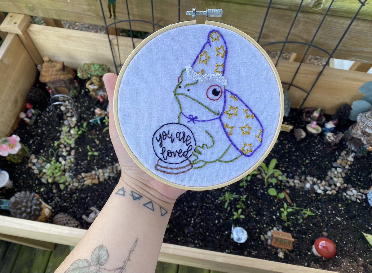 ltblmrco's tweet photo. ✨giveaway closed✨
thank you everyone for entering! @katyuana is the winner 💗 if you’re bummed and still want a frog, all hope is not lost, they are officially up in my shop! 🐸 limited quantity available for now, and I will restock accordingly! https://t.co/UhoyXgDJj9 https://t.co/SqTev6V9wc