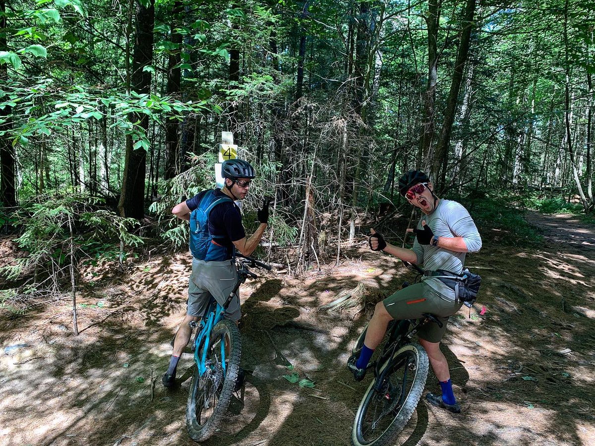 Coach_AP's tweet photo. It was one of the funnest days on a MTB I’ve had all year!! 🥳 Thanks for making it happen @bradsheehan & @andrew_gardner !🤘🏾😎👈🏼
#thereisabetterway #velocio #mtbvt #stowevermont #allthesingletracks #allthestoke #allthefun 🙌🏾 https://t.co/H0YiYulGWn