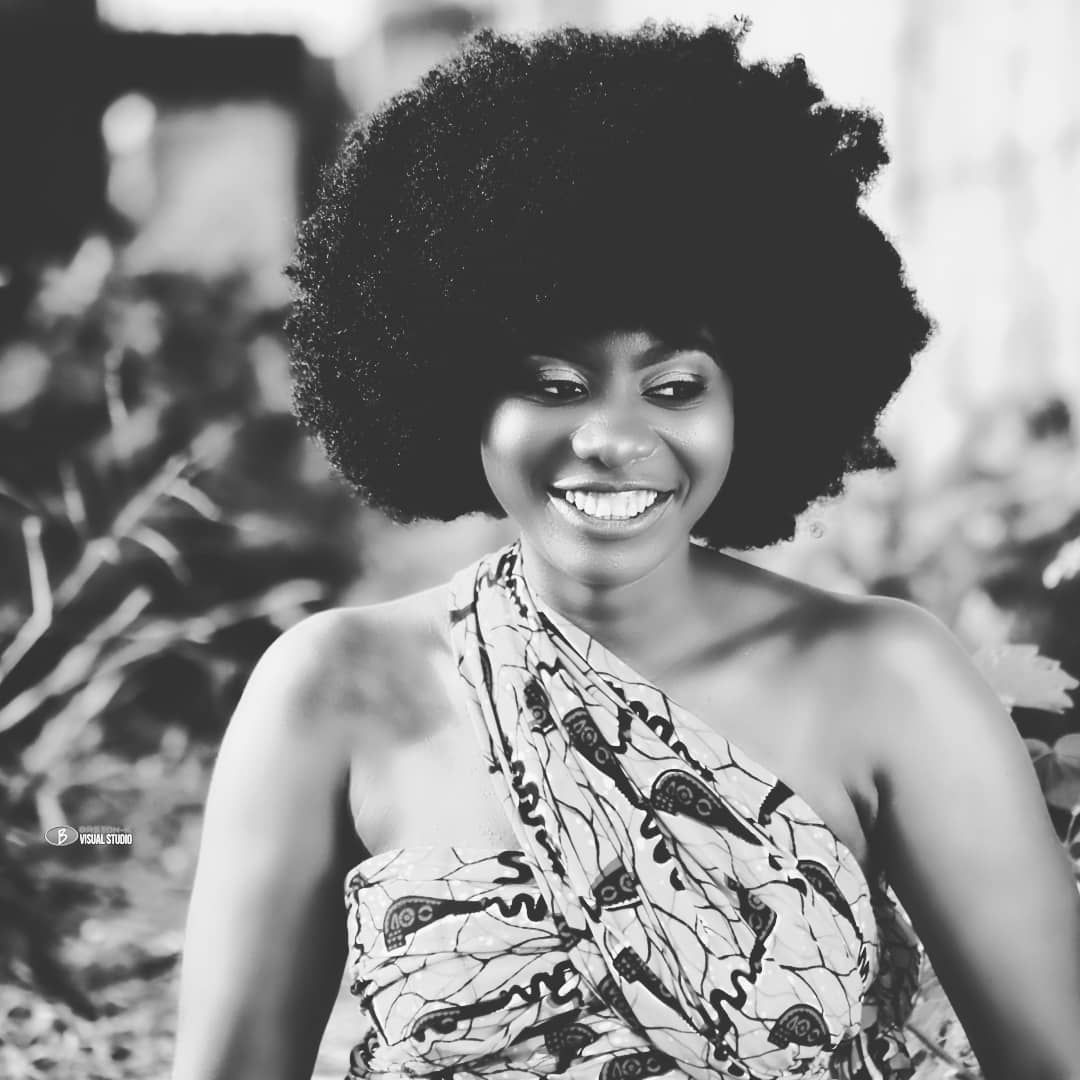 AMbanewe's tweet photo. Dear African Woman
If I havenβt told you that you are beautiful, you are
If I havenβt told you that your smile is lovely, it is
If I havent told you that your dark skin
is more beautiful than the night sky, it is
#pureafrican
#trueafricanwoman
#africanbeauty https://t.co/9zHQArhXpm