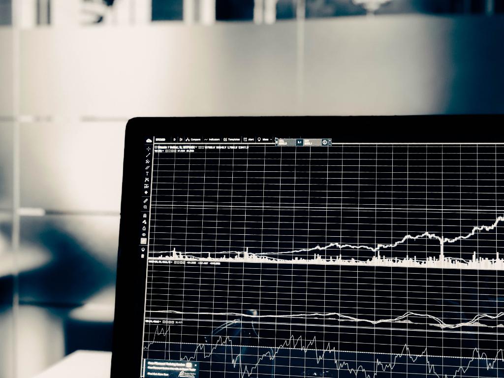awscloud's tweet photo. Curious to hear from Amazon Redshift customers about why &amp; how they are using the new RA3 nodes with managed storage? Read this blog post &amp; find out.
https://t.co/cvrKz5WUfK https://t.co/QmZyQkRYzp
