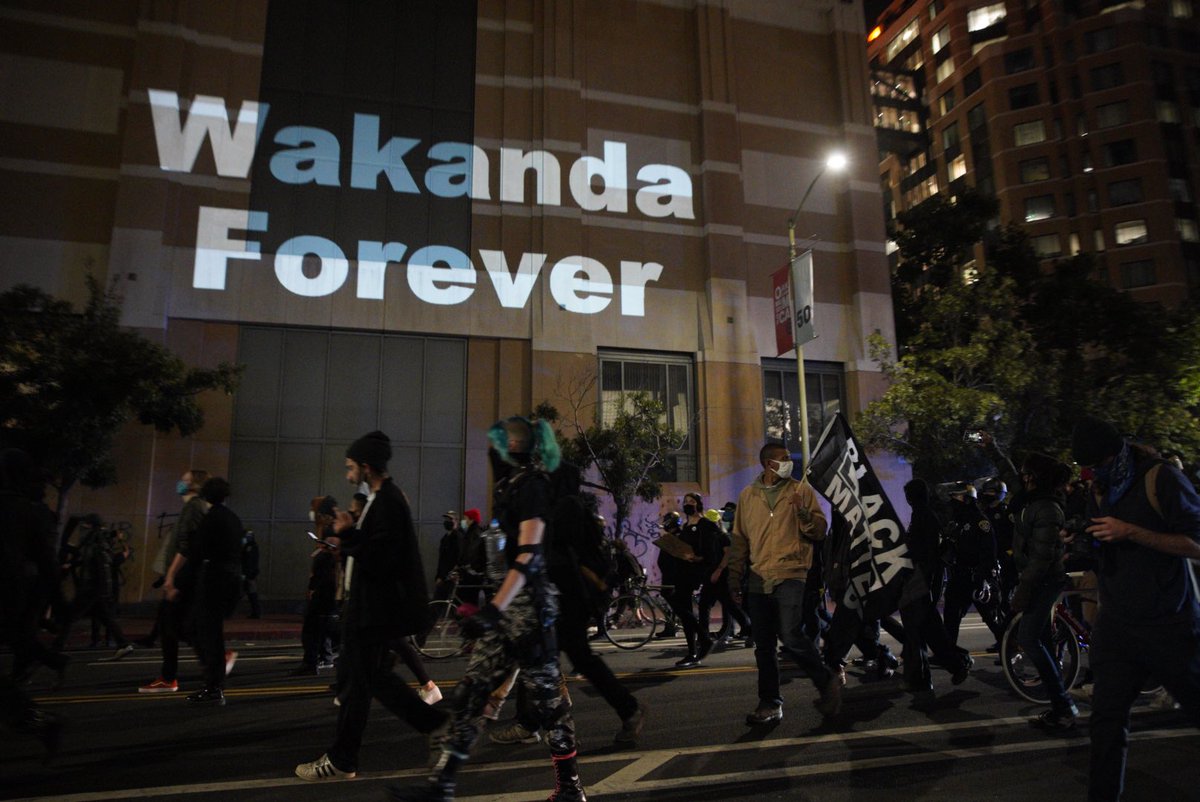 santiagomejia's tweet image. #WakandaForever was just projected during an #Oakland #JusticeForJacobBlake, #BlackLivesMatter protest and march. @sfchronicle