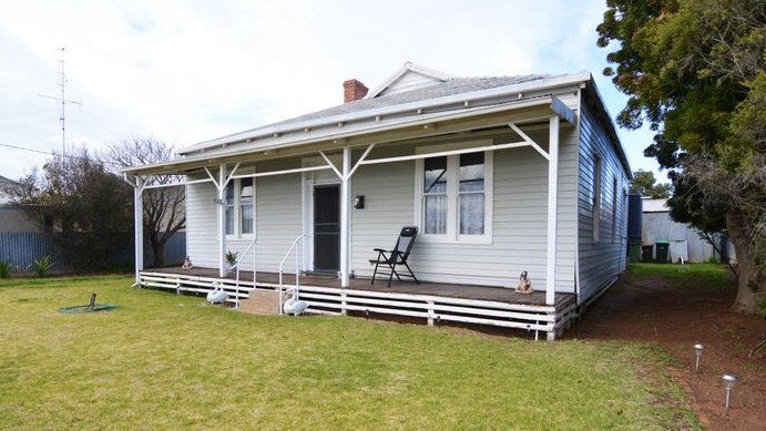 SamLandy's tweet photo. This house has hit the market for the price of a luxury car in a town in Victoria’s northwest with just 215 residents and one pub - which is also for sale with a bargain asking price https://t.co/326GK32rDv https://t.co/Dpf1J8vXrd