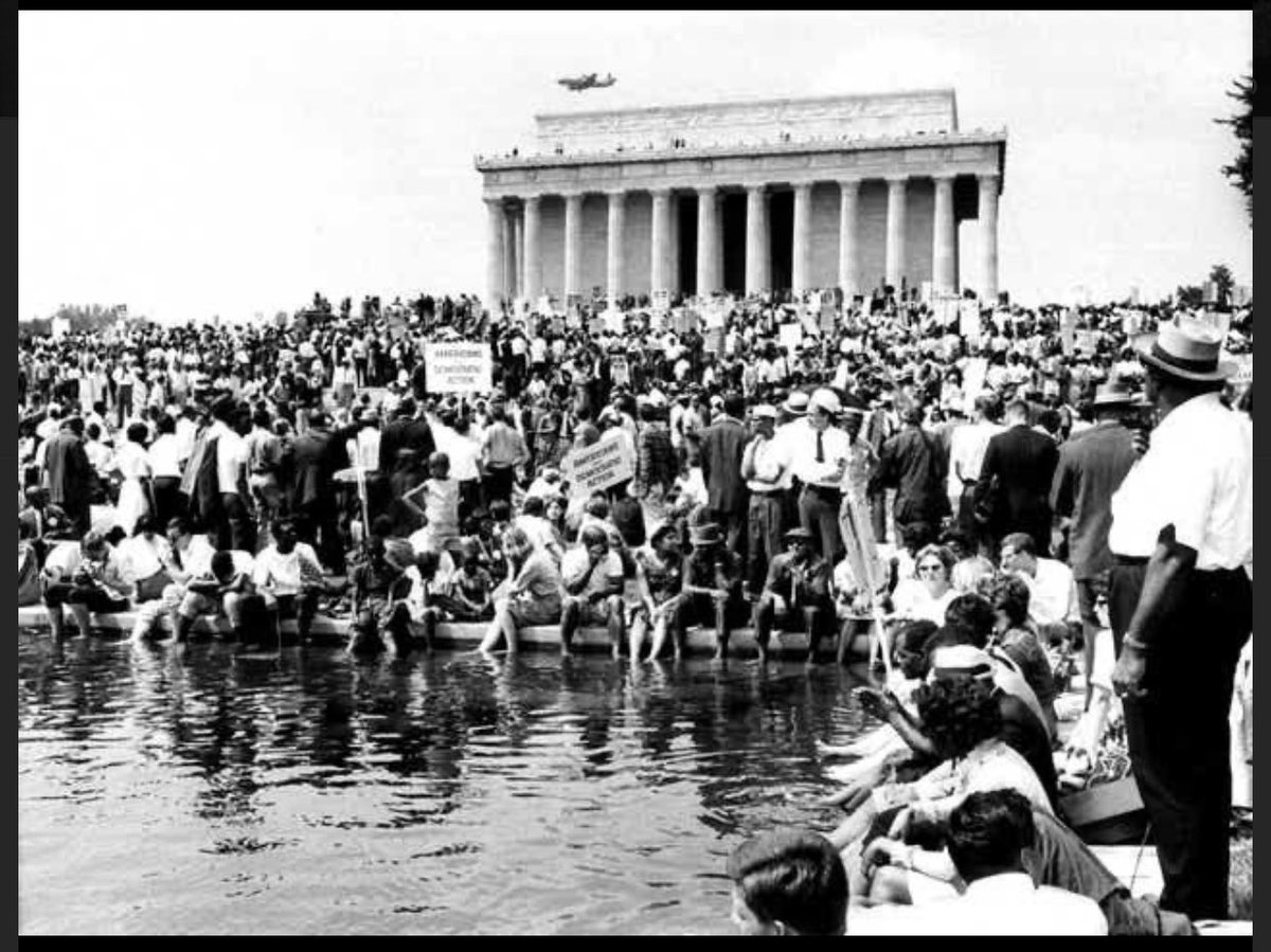 Deevz_fj's tweet image. 1963 &amp;amp; Today #ReflectingPool #MOW2020 #CommitmentMarch #IHaveADream #MLK #MarchOnWashington