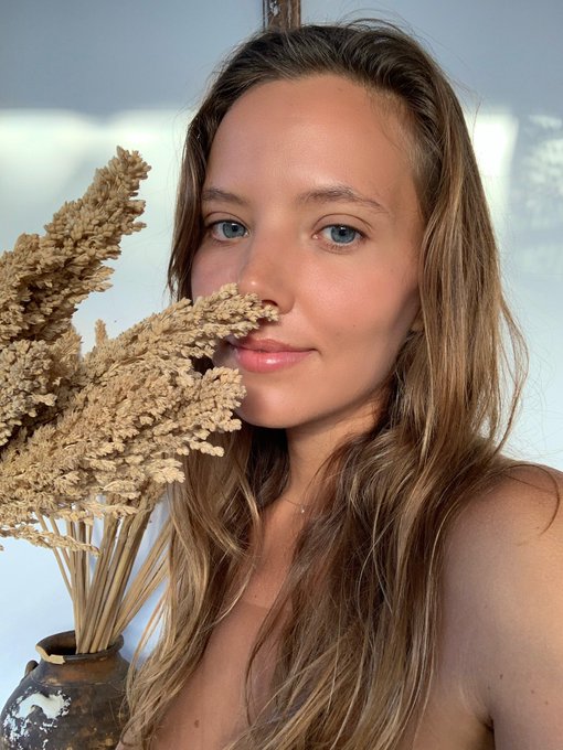 Me dear friends, who follow me on my Onlyfans. I don&rsquo;t have an access to My account now, as it was hacked