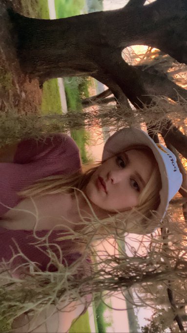 I had an awesome fricken day and I feel amazing 💗🥰 https://t.co/6594rmp8UK