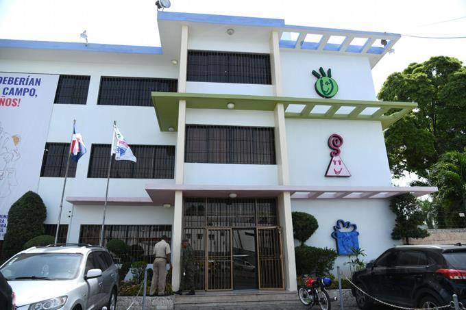 #PeriódicoHOY  Presidente  Abinader  Mediante  decreto 410-20 designa a Paula Mercedes Disla Acosta presidente ejecutiva del Consejo Nacional para la Niñez y la Adolescencia CONANI  <a href="/pauladisla/">Paula Disla</a>    <a href="/luisabinader/">Luis Abinader</a>    #Designaciones 
#ElPaísHOY   #Noticiaendesarrollo