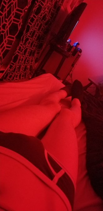 leggy #nsfw #trans #feet #legs https://t.co/lvGJAWRLRg<a href="/tag/nsfw"class="tags">#nsfw</a><a href="/tag/trans"class="tags">#trans</a><a href="/tag/feet"class="tags">#feet</a><a href="/tag/legs"class="tags">#legs</a>