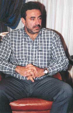 Au début des années 90 Iskandar Safa crée Privinvest Group (siège social à Beyrouth) avec son frère Akram, alors qu’il faisait déjà l’objet de plusieurs enquêtes judiciaires et notamment fiscales en France.->  http://paradisfj.info/spip.php?rubrique168