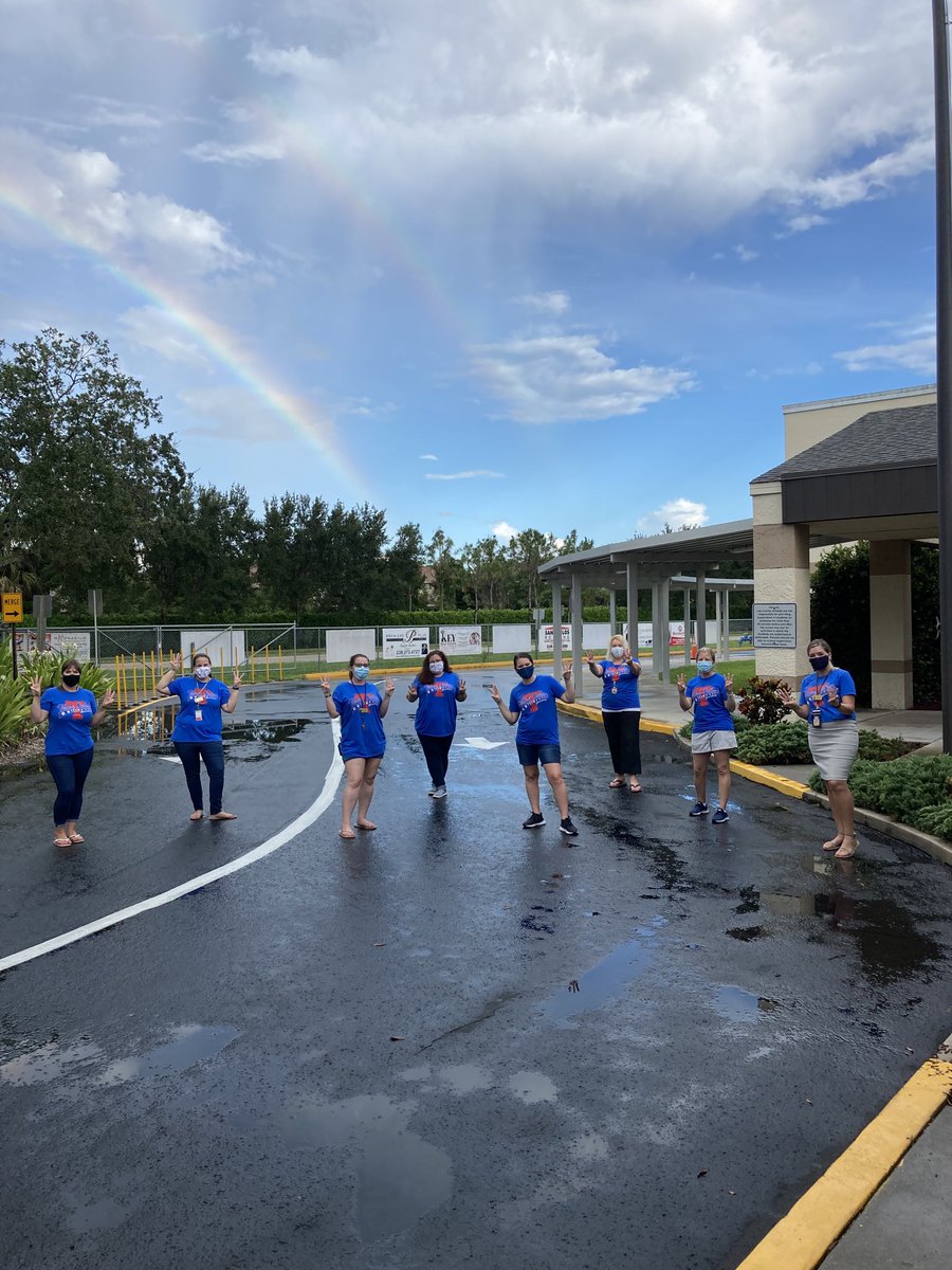 TOEBears's tweet image. ⁦@TOEBears⁩ Tremendous 3rd Grade Team shined during their drive through open house!