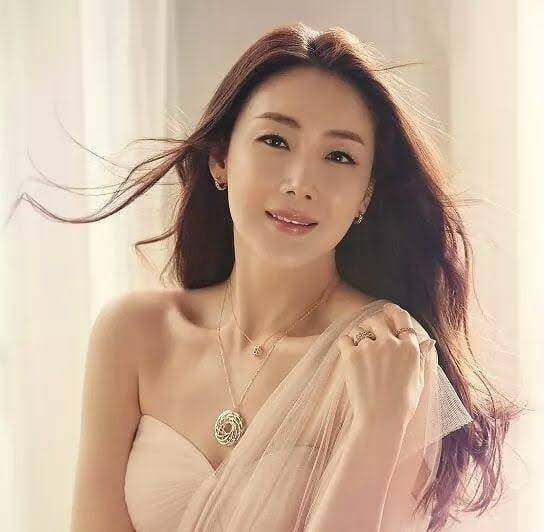  #ChoiJiWoo• 45 years Old (June 11, 1975)Latest drama: Woman with a Suit Case, (Crash Landing On You - Cameo)
