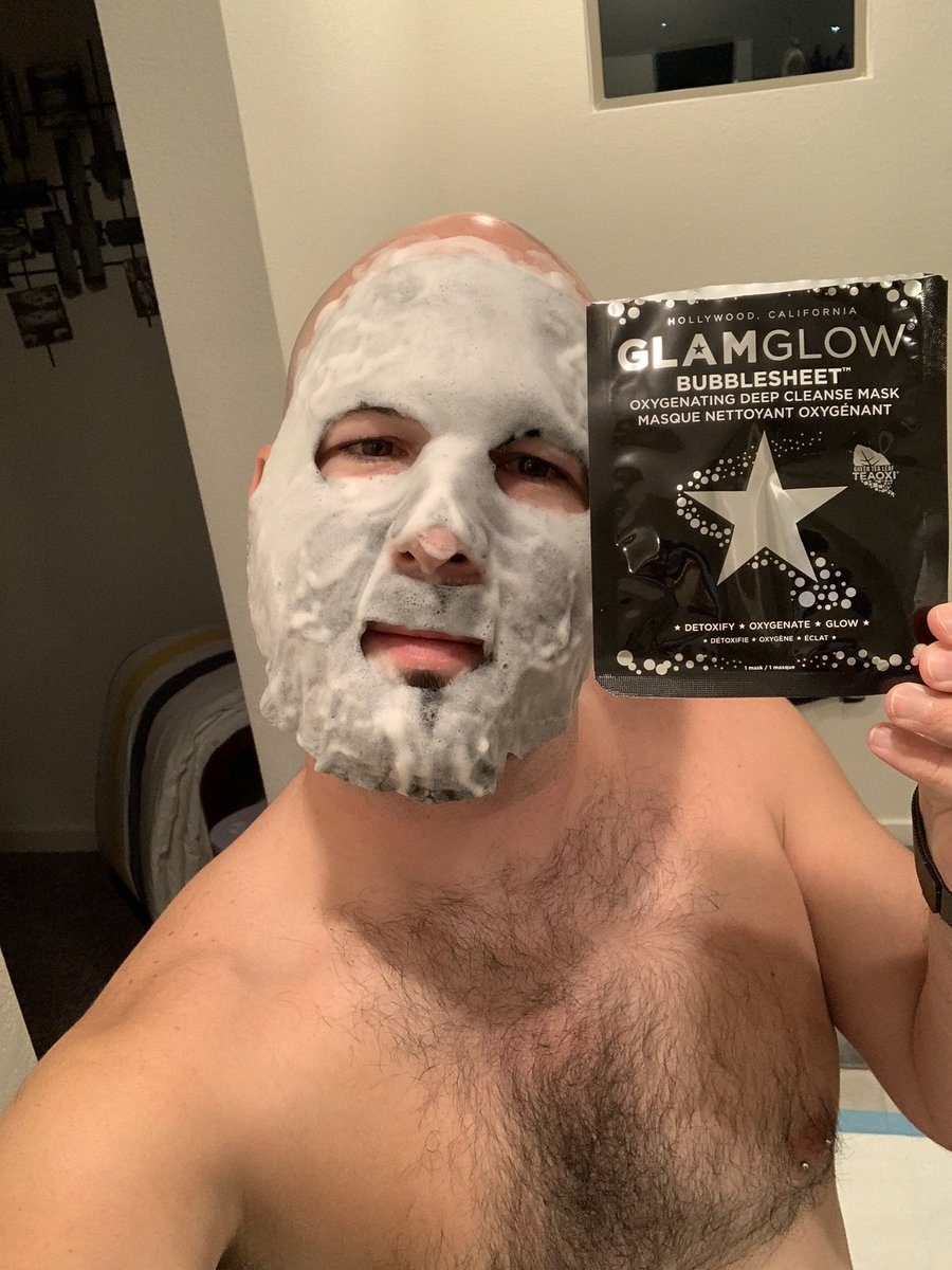 hiyahjayjay's tweet photo. Yasss hennny. Another quick and easy face mask from @glamglow @Sephora. Love love love how this 3 minute mask leaves my skin feeling so squeaky clean. #amazing #glamglow #sephora #bubblefacemask https://t.co/4Xf6zPKLue