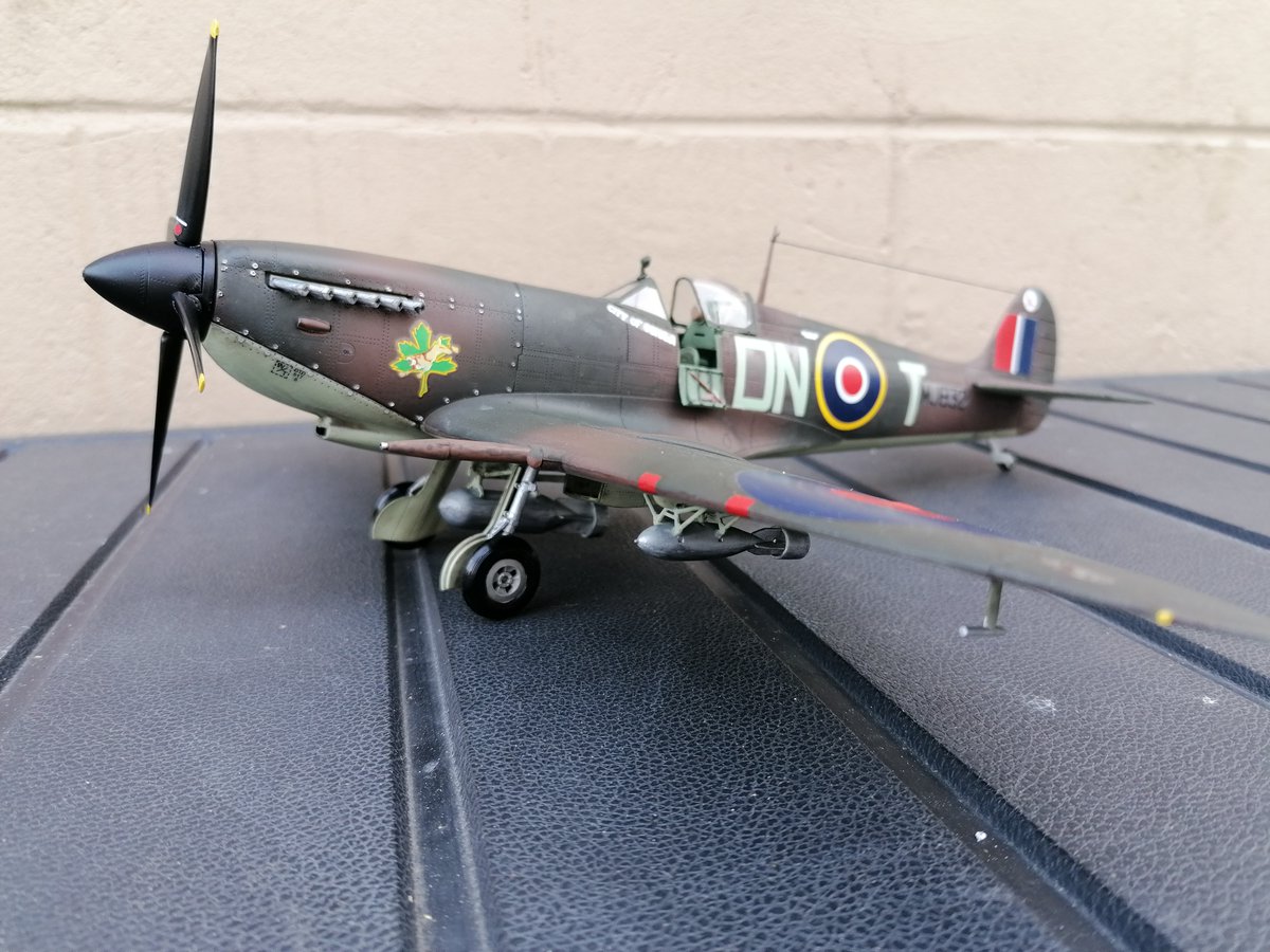 ModelWards's tweet photo. Here are some photos of a recent commission build of a Spitfire by Revell in 1:72 scale. 

Its a straight out of the box build using Tamiya paints. 

Very nice kit, well detailed and relatively simple to build. 

#revell #1/72scale #spitfire #scalemodel #tamiya #commission https://t.co/XPGrzJlDS4