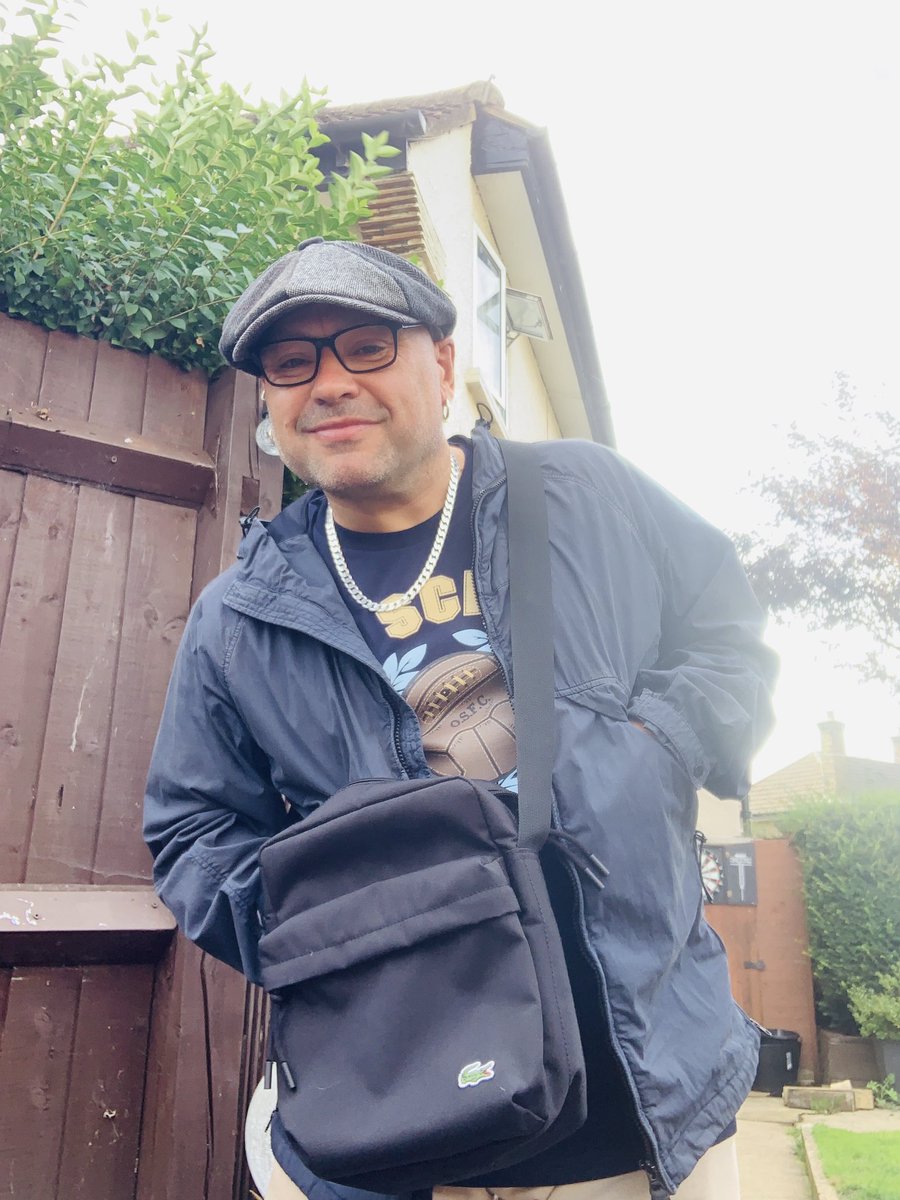 Dazffc's tweet image. Off out for bit shopping in Oxford street with the miss’s 👍🏻 #SpendMoney #Ffs 😄🐊