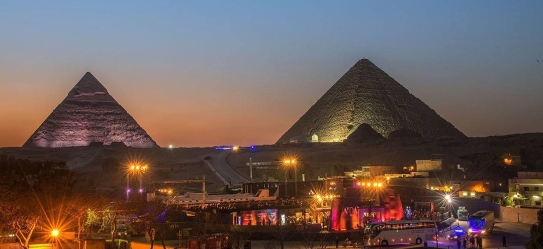 Пирамида хеопса пирамида гиза. Пирамиды гизы (каир). Пирамида хеопса пирамида гиза. Пирамиды на плато гиза. Египетские пирамиды в каком городе.