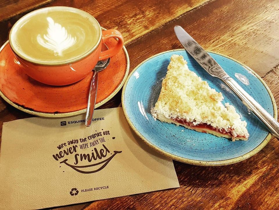 CornmillCentre's tweet photo. Good Morning ☺️

Come and relax with a delicious handmade organic coffee and a sweet treat 🍰 at Esquires Coffee ☕️

#cornmillcentre #organic #esquirescoffee #flatwhite #coconutandraspberry #slice #yumyumgetinmytum #chillwithacoffee https://t.co/BqUlUSgxfW
