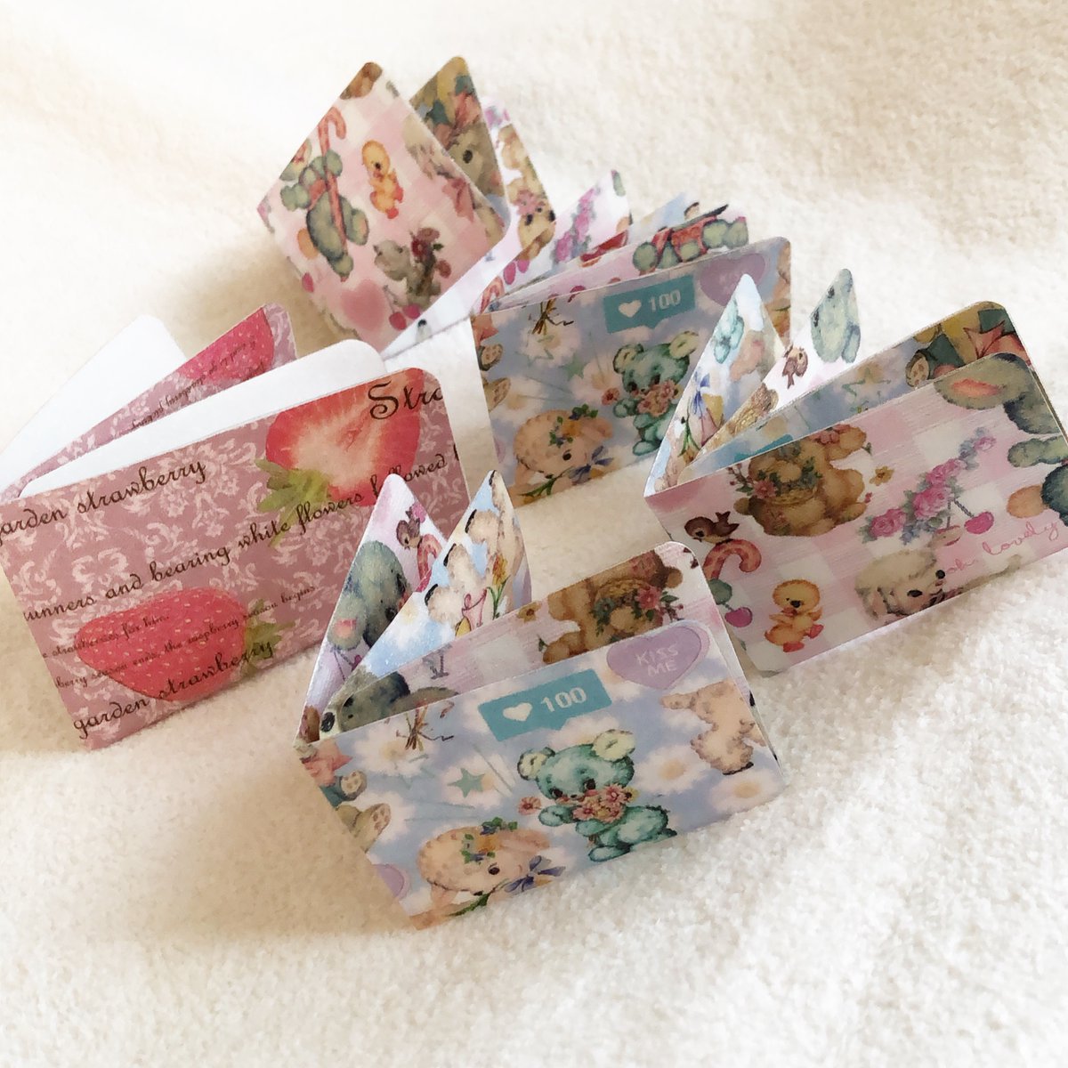7kitakara's tweet photo. #マスクケース 作り
#kidssize #YouTube 
#かんたん過ぎるdiy
可愛いpaperで胸キュンキュンww https://t.co/x1KT8dEUof