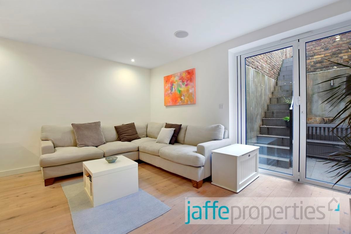 Exceptional two bedroom two bathroom garden apartment located moments from West Hampsteads transport links &amp; amenities.

IVERSON ROAD, NW6 | £650,000

View property details - click here: cstu.io/02c628