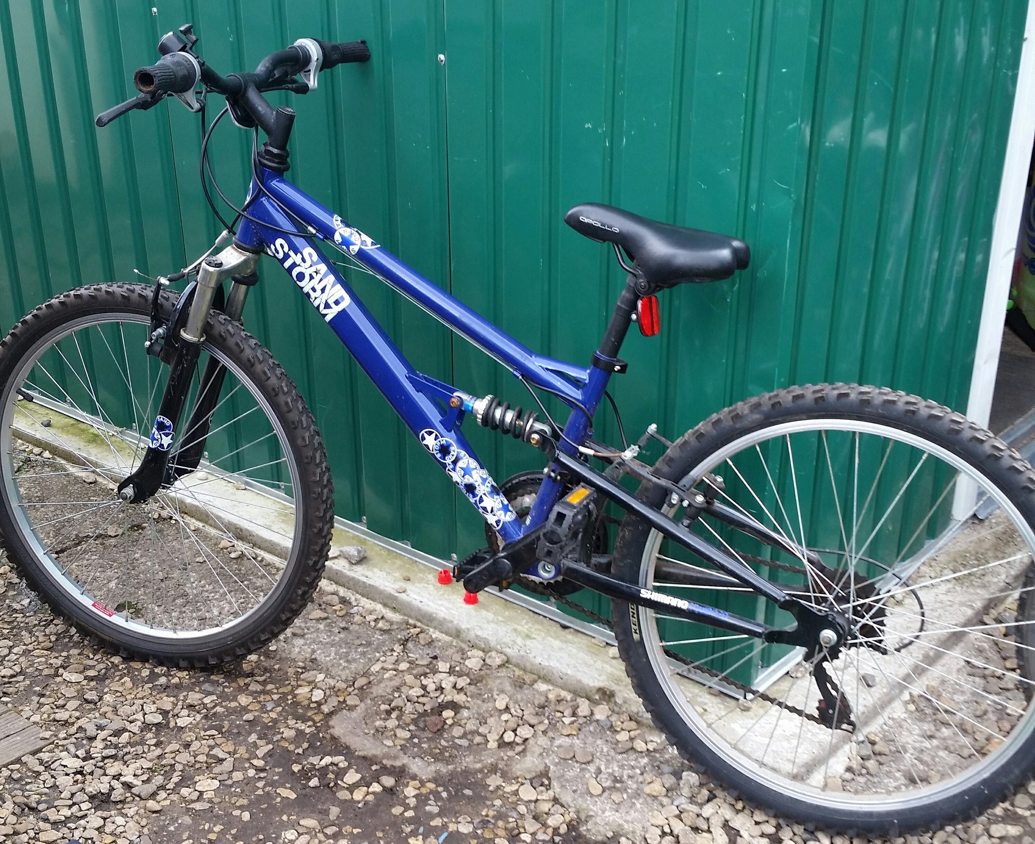 Apollo sandstorm hotsell mountain bike