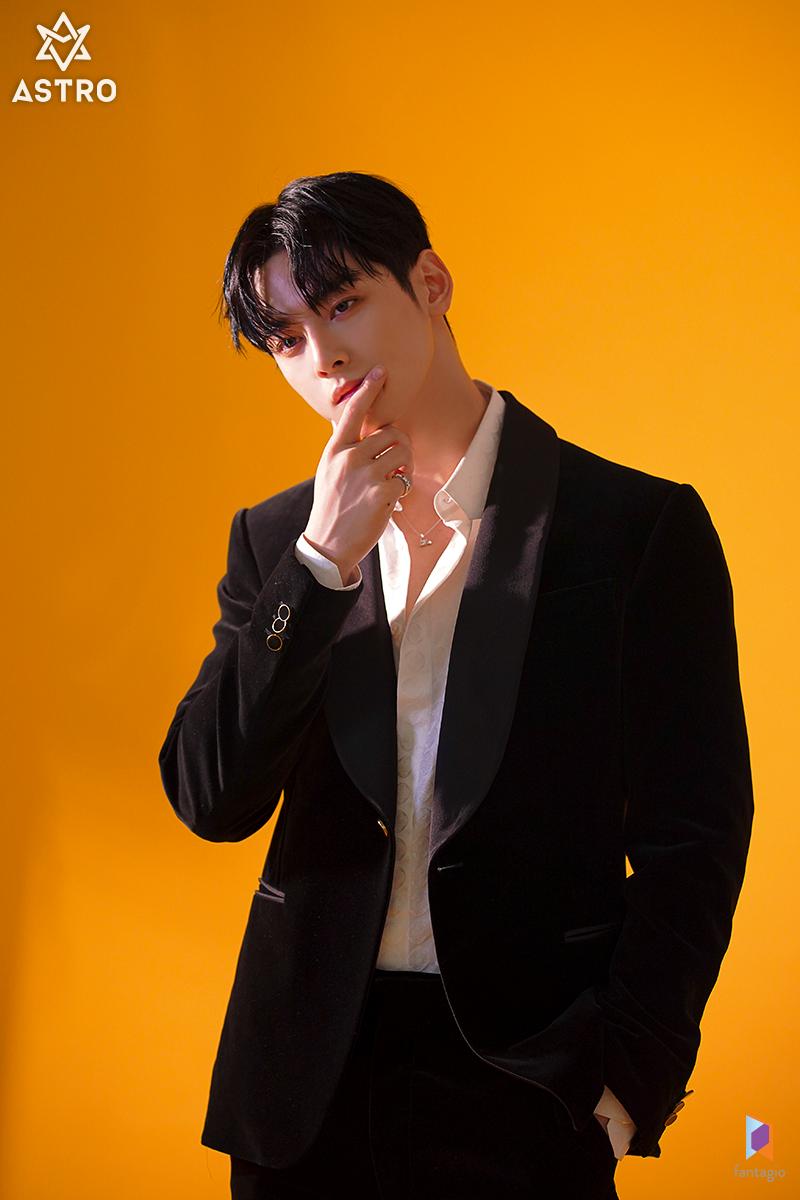 ASTRO Philippines on X: [📷] FANTAGIO NAVER Cha Eunwoo for Esquire  September 2020 Issue Behind the Scene Photos 📎   #ASTRO #아스트로 #CHAEUNWOO #차은우  / X