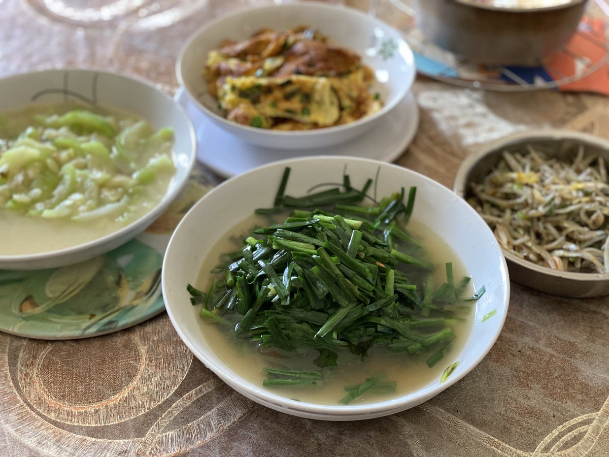 風林 日本でもブームな台湾料理 私が恋してやまない台湾料理 でも 台湾に暮らしてみると 台湾人が毎日魯肉飯や小籠包をたべてるわけではないことがわかる おばあちゃんの家庭菜園のとれたてヘチマやニラを さっと塩で蒸し焼きしたシンプルな料理