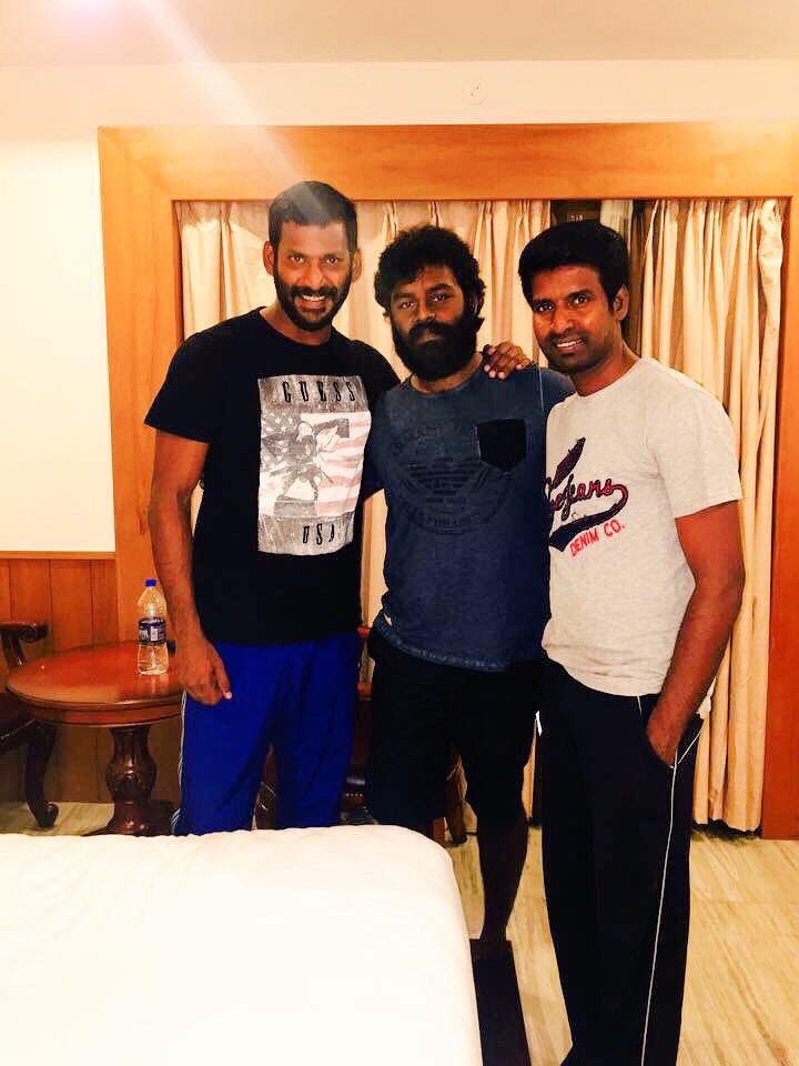 studio9_suresh's tweet photo. Happy birthday dear ⁦@VishalKOfficial⁩ . God bless u 😊 https://t.co/IbmcKJG9V0